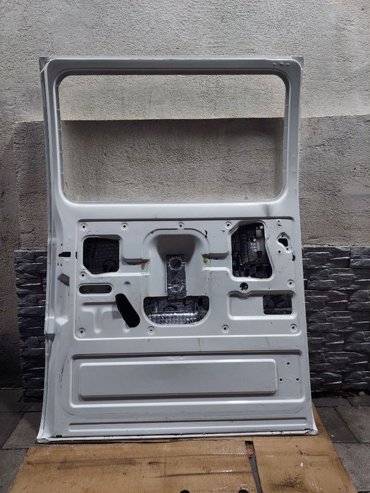 Damas orqa chap eshik sotiladi