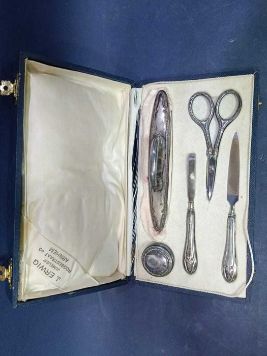 Маникюрный набор