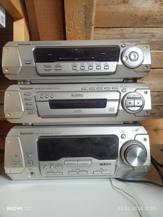 Linie technics  și trei sateliți