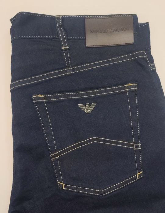 Emporio Armani jeans 34/32  4 perechi