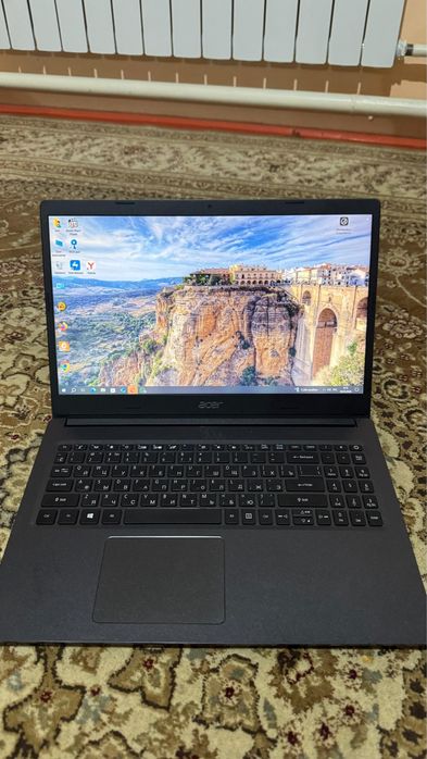 ноутбук acer почти новый