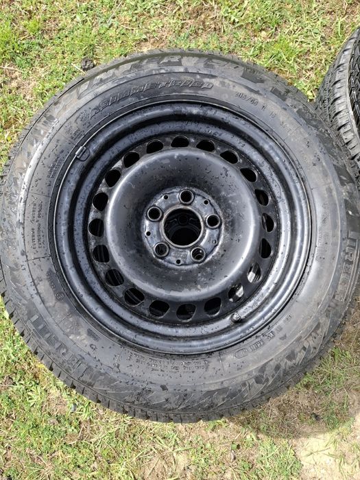 Vând roti 205/65/15