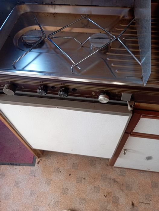 Vând rulota în perfectă stare de folosinta