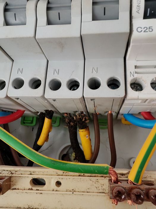 Electrician la tine acasa