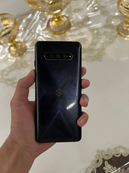 Black shark 4 12/128 igravoy telefon