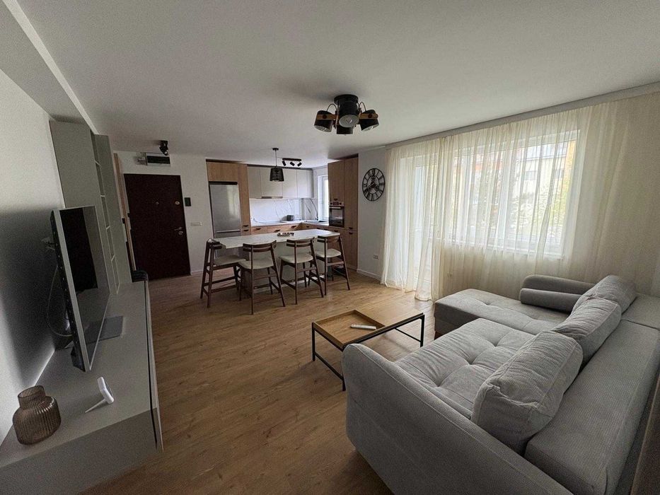 Ofer spre inchiriere apartament 4 camere modern, complet renovat, încălzire în pardoseală – zona Mărășești, Suceava