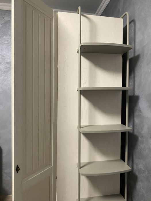 Угловой шкаф для вещей