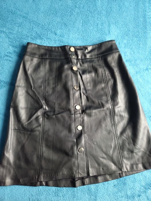 Guess,Boss,Love moschino,Zara,Only