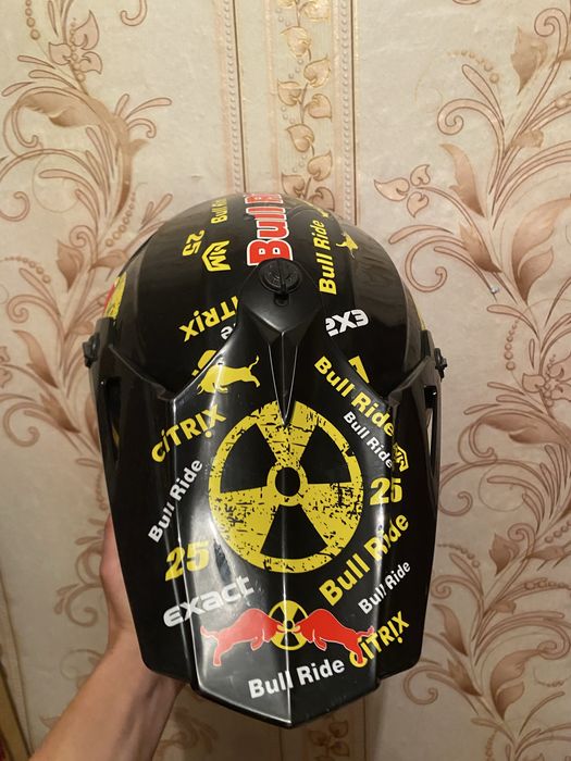 спортивный шлем продам