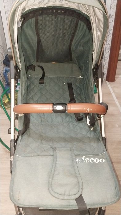 Коляска детская зелёная