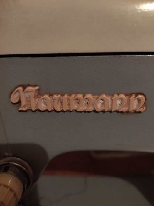 Продавам шевна машина Науман