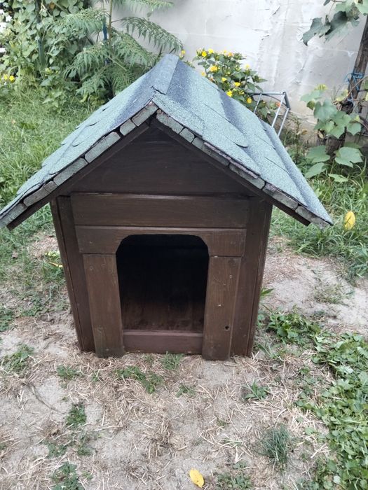 Cușcă pentru câine de talie medie cu capacul detașabil și intrarea variabila