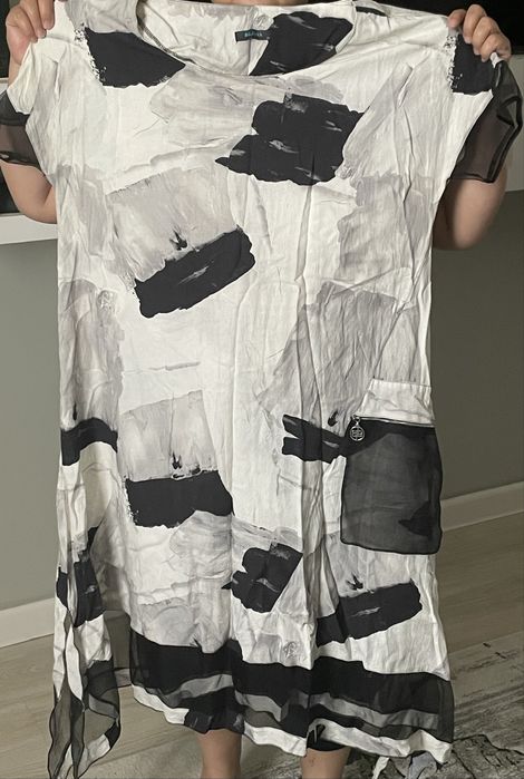 Платья новые продаем срочно