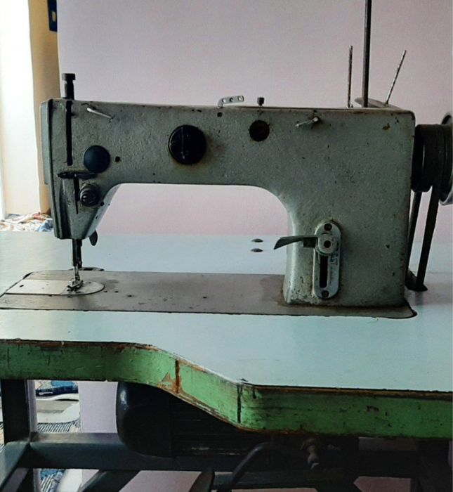 Tikish mashinasi sotiladi