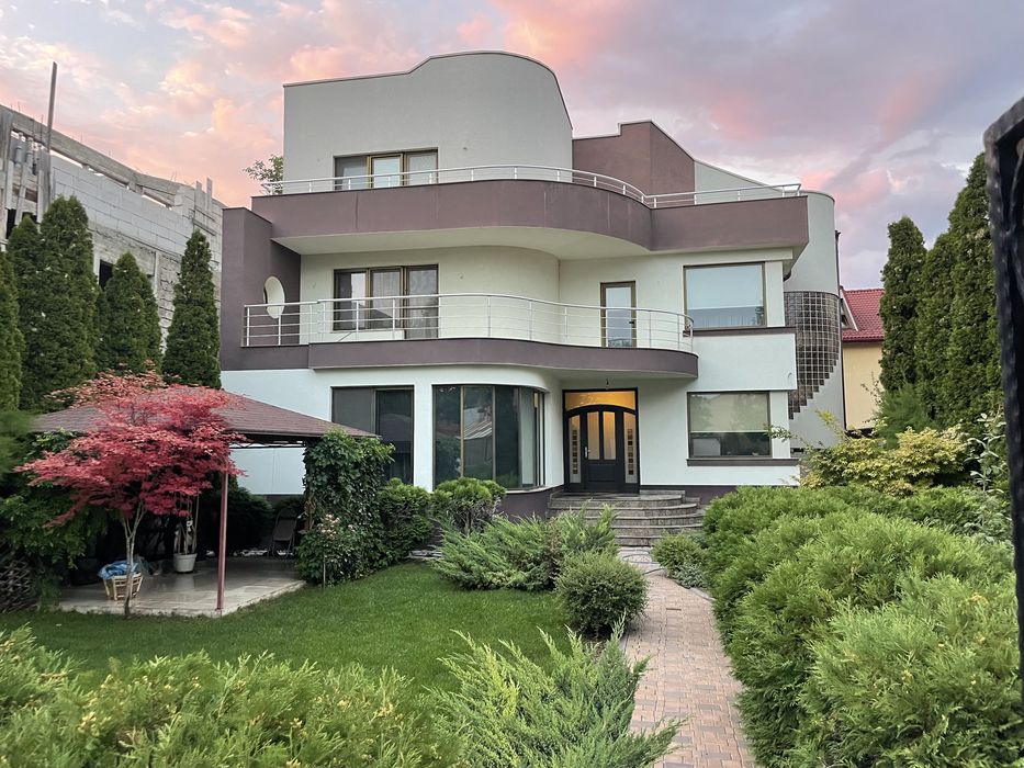 Vila Exclusivista De Vanzare Zona Buzaului