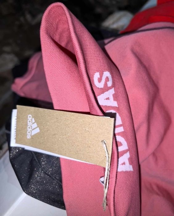 Adidas оригинален дамски клин нов Л размер