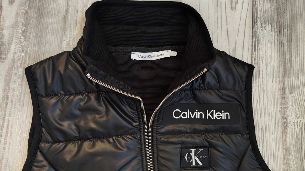 Чисто нов оригинален дамски елек Calvin Kline размер М