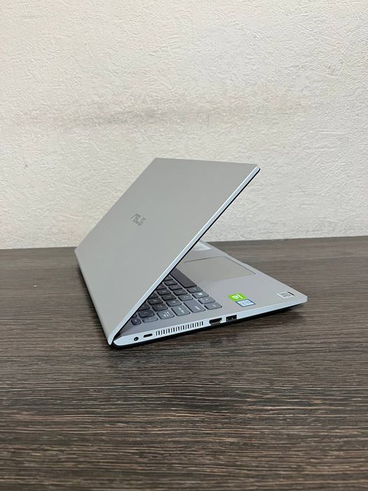 Продам отличный ноутбук Asus Vivo Book
