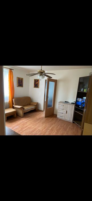 inchiriez apartament doua camere central