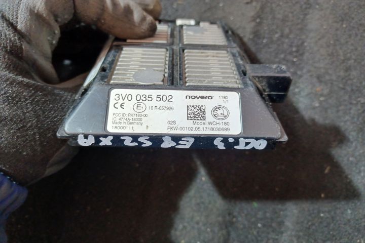 INCARCATOR WIRELESS 3V0035502 3V0035502 Skoda Octavia a 3-a generatie