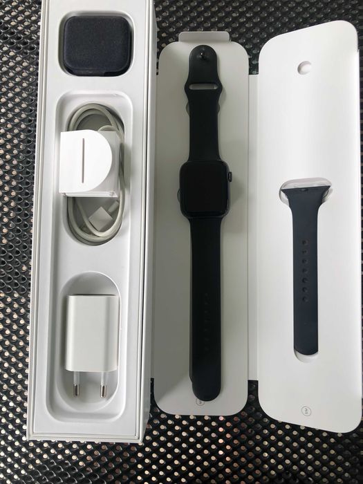 Vand Apple Watch series 4 ,44 mm,Space Greay Aluminium Case Blak Sport
