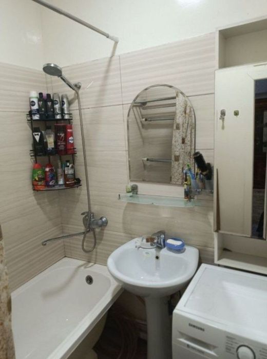 Продается квартира Юнусабад 9кв 2/9/9