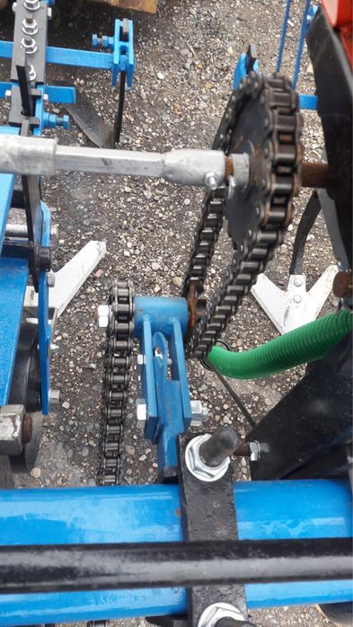 Piese Prasitoare / Cultivator 3 , 5 , 7 sectii cu fertilizare Mecanica Ceahlau Piatra Neamt