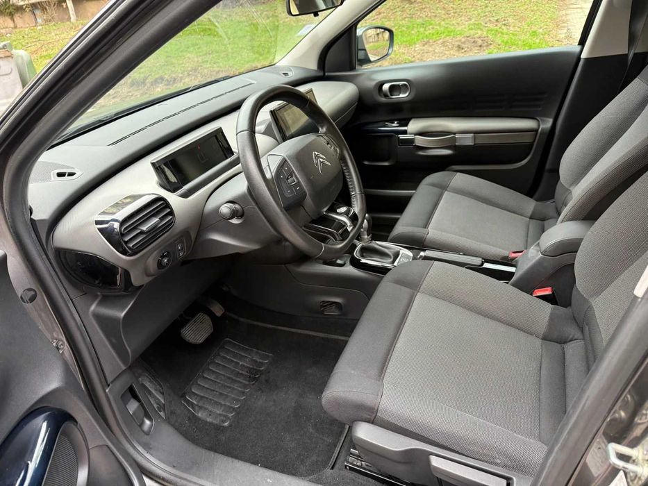 Citroen C4 Cactus 1.2 pure tech 110 hp.