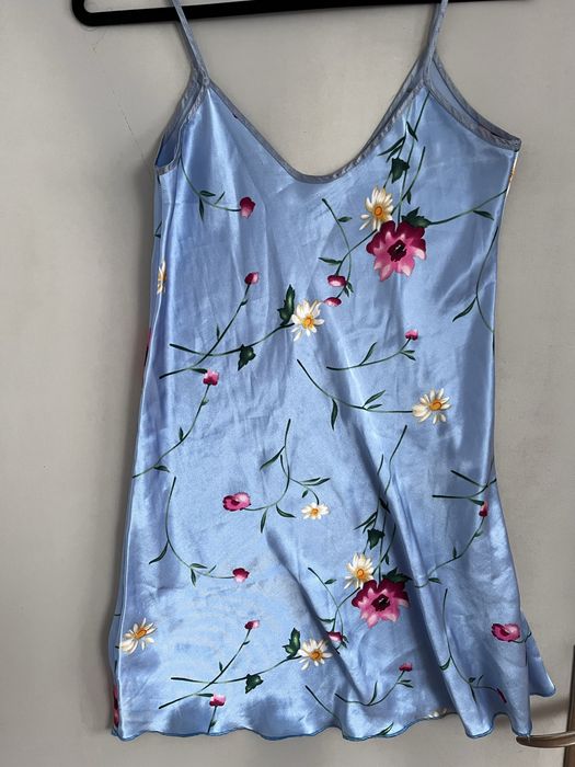 Красиви сатенени нощници