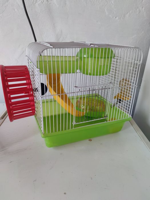 Клетка для попугая и клетка для хомяка