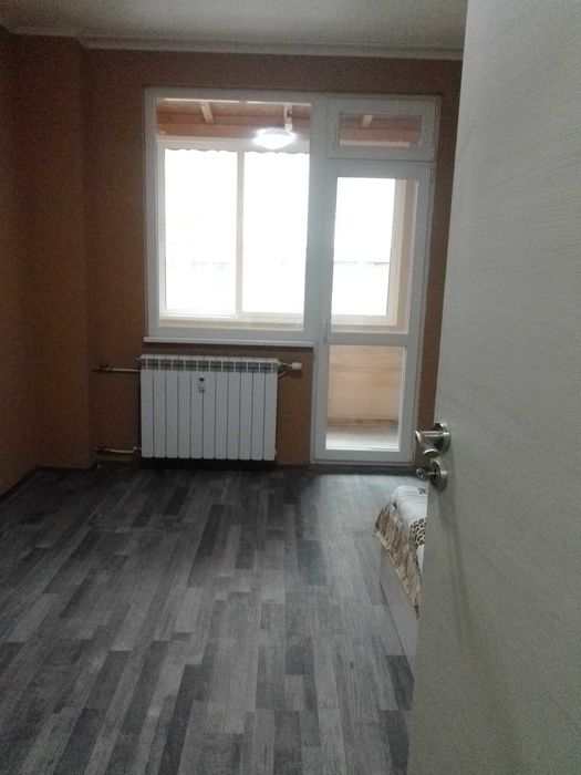 Дава се под наем Тристаен апартамент в Плевен, Дружба 1 - 90 кв.м за 408 € - Снимка #7