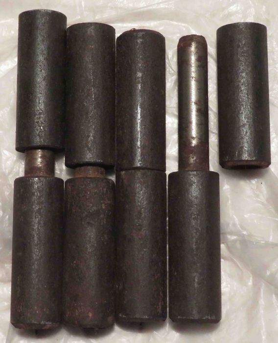 Уголки стальные 50х50х5 мм и другие и Шарниры навесы для ворот