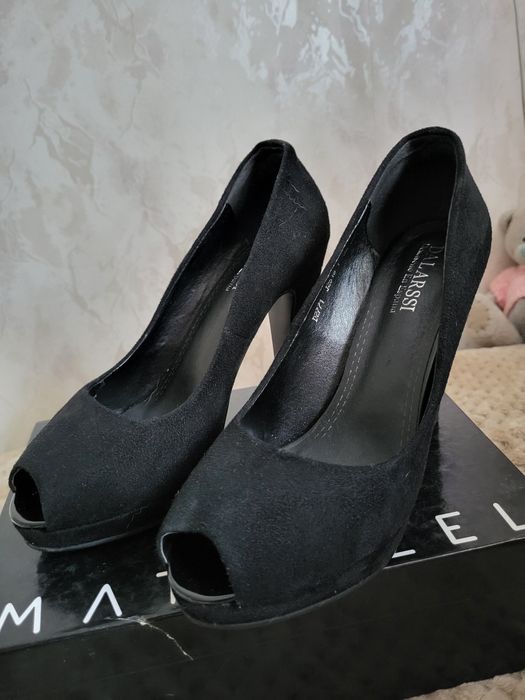 Туфли чёрные.  .