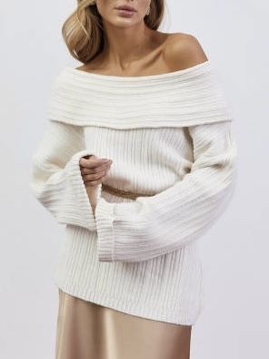 Свитер белый с открыми плечами