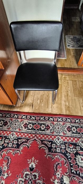 Стулья на металлических ножках продам