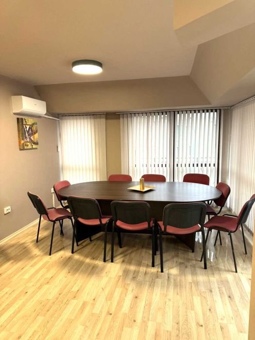 Дава се под наем Офис в Пловдив, Център - 93 кв.м за 697.17 € - Снимка #1