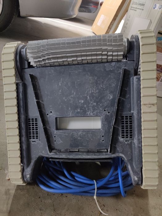 Aspirator piscina Dolphin E20