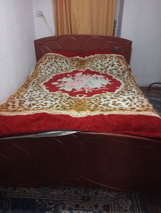 Продам спальный гарнитур.