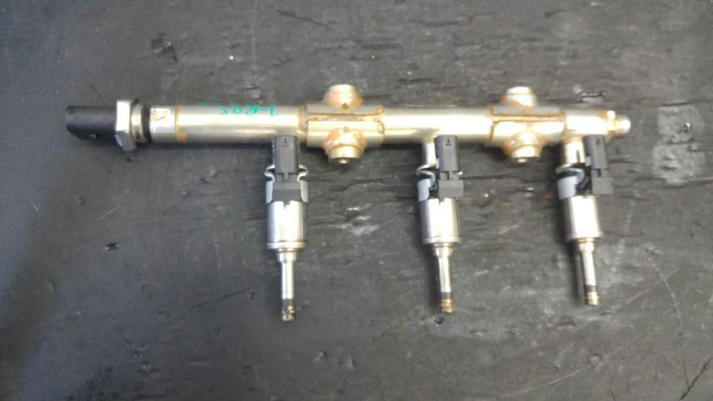 injector 1.0 b vw t-roc vw golf 7 skoda octavia 3 audi a3 8v  04e133036d