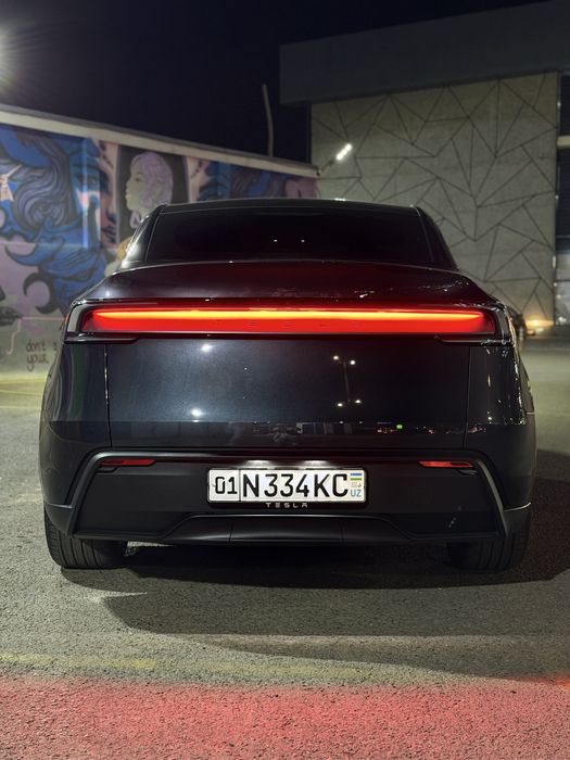 Tesla Model Y 2025 | 3 500 км | RWD | Идеальное состояние