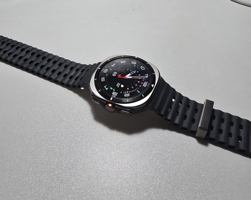Смарт часы Samsung galaxy watch ultra почти как новый