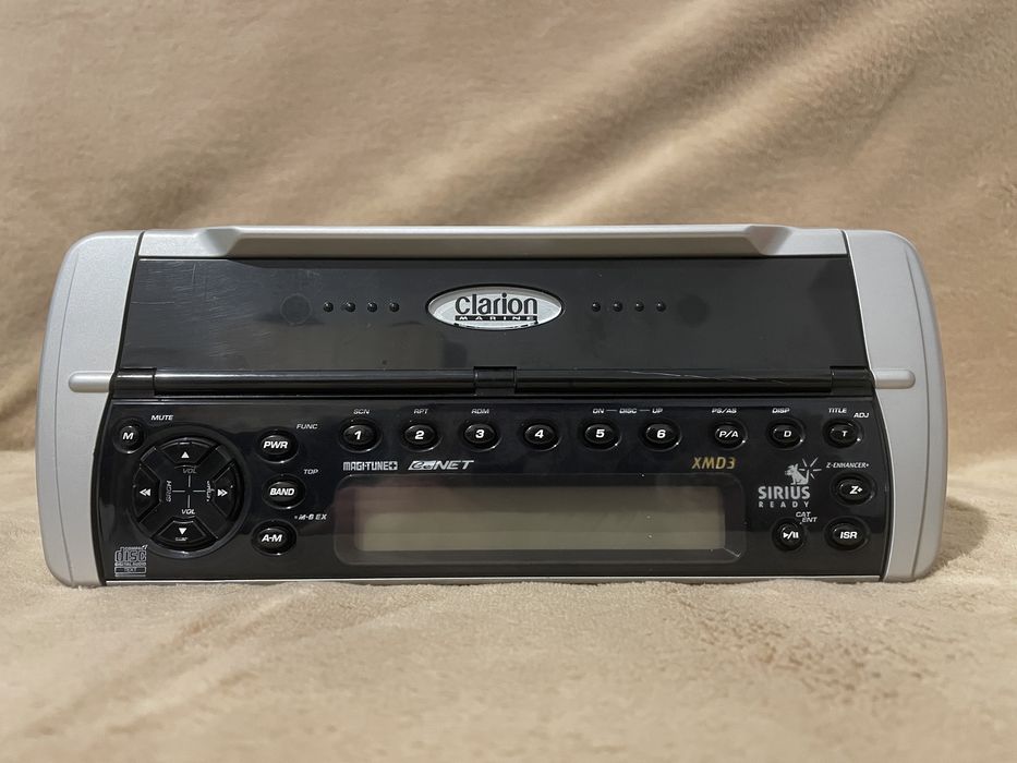 Radio Casetofon CD pentru motocicletă Clarion XDM3 Marine Waterproof