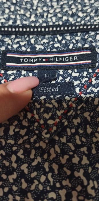 Рубашка с длинным рукавом.