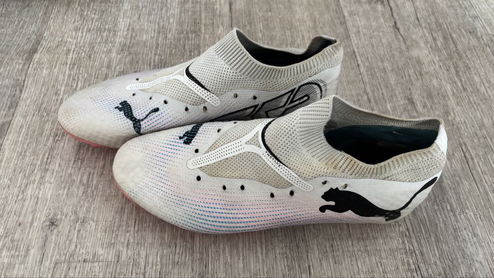 Продам футбольные бутсы