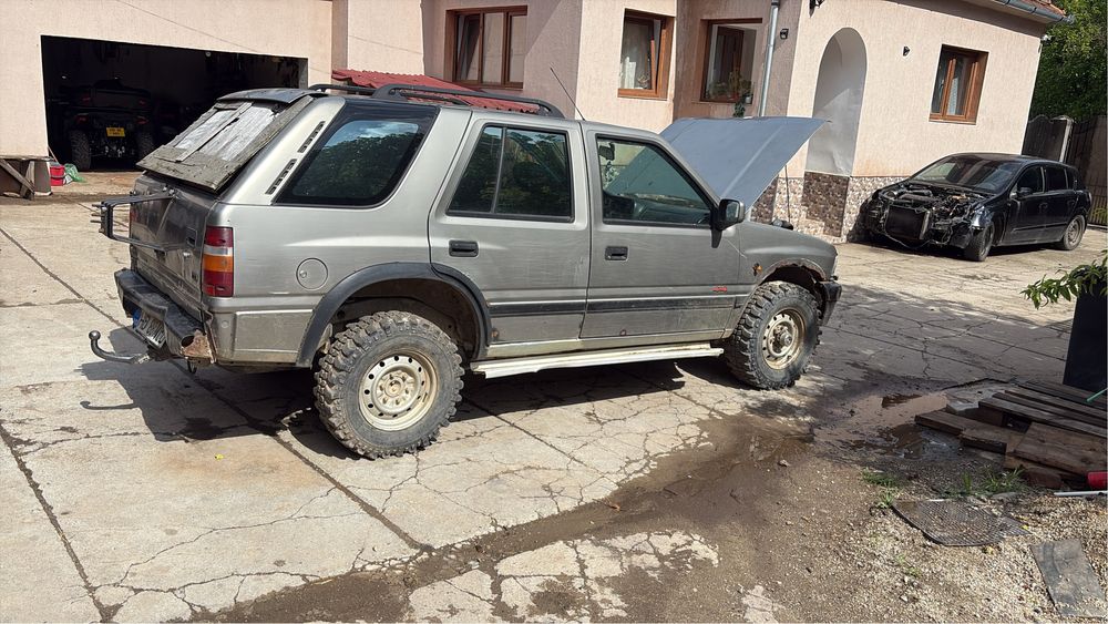 Vand opel frontera pentru piese