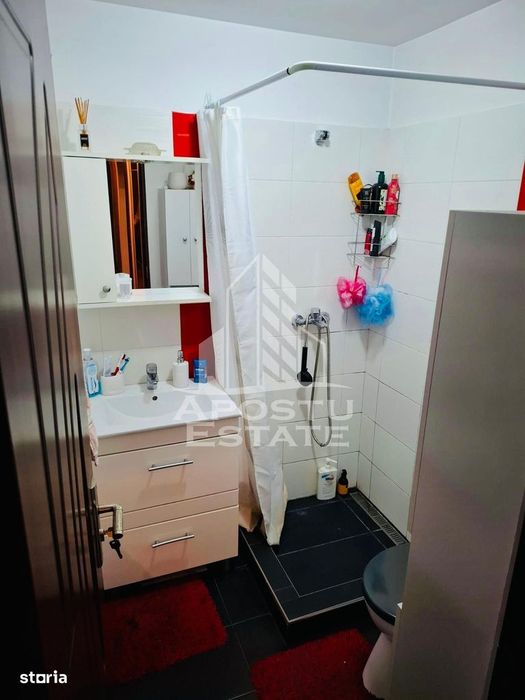 Apartament 4 camere, zona Confectii