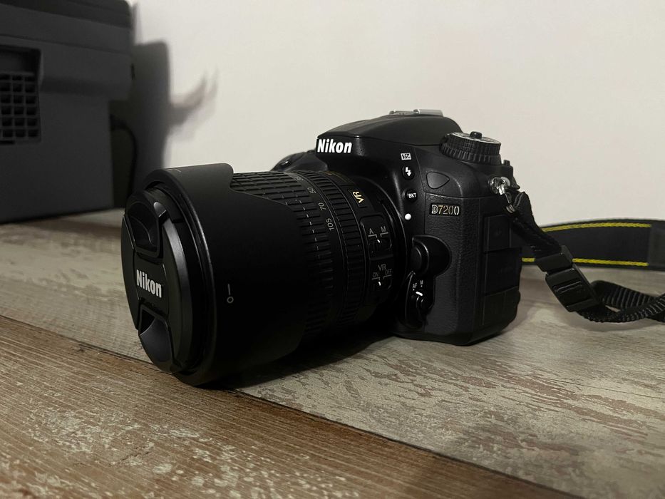 Фотоапарт Nikon D7200 +обектив Nikon AF-S DX NIKKOR 18-105mm