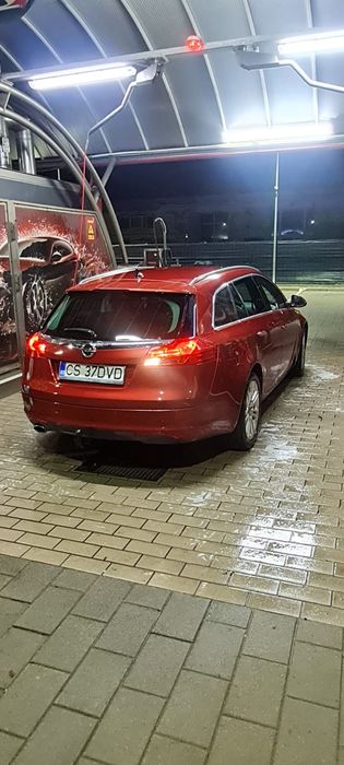 Vând Opel Insignia