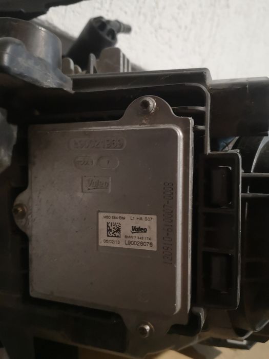 Far bmw x1 e84 stanga