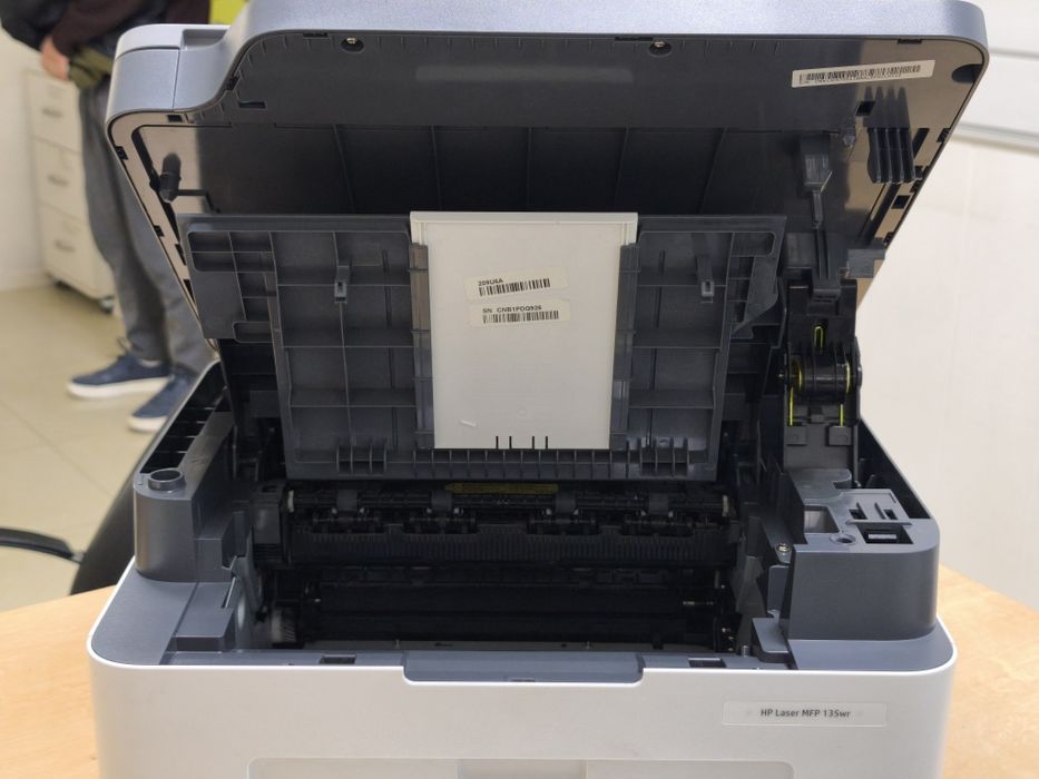 Принтер HP LASERJET MFP 135r